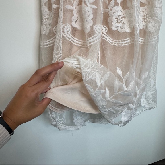 XS NWT Baltic Born Maxi Dress Off White Cream Lace Maxi Guinevere Off Shoulder - Picture 14 of 16